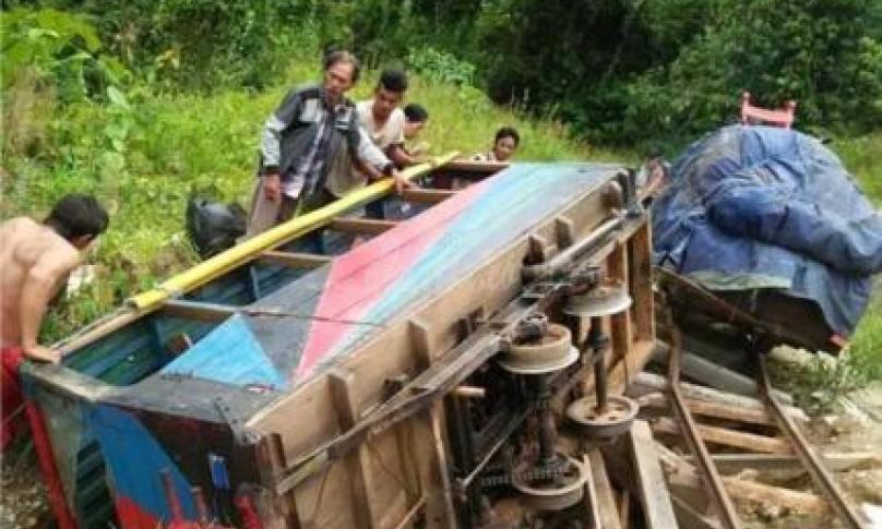 Kondisi Molek terguling yang sempat di abadikan oleh warga
