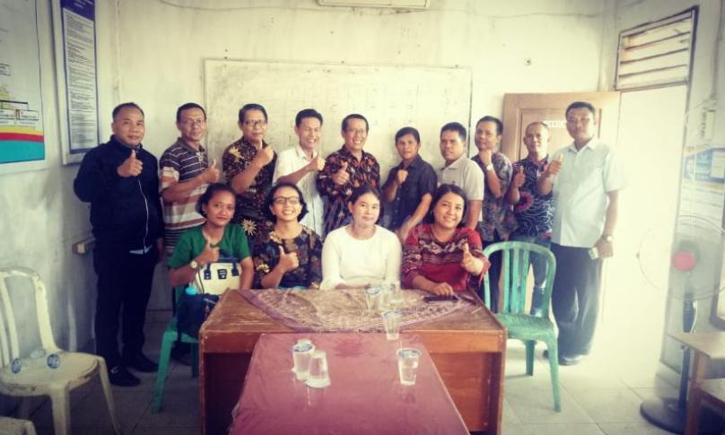 Silaturahmi ditutup dengan berfoto bersama