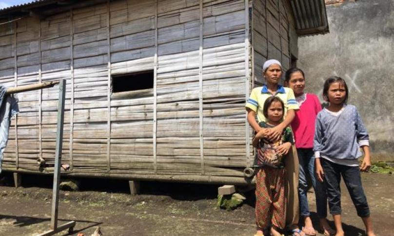 Disinilah keluarga kami tinggal, Rumah papan berukuran 3x6 meter