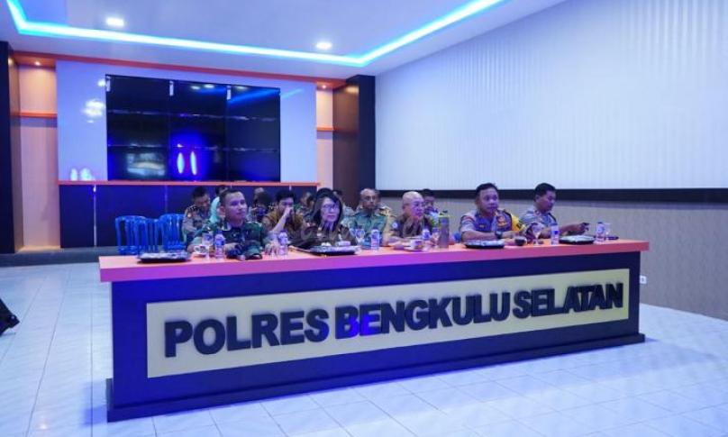 Suasana Vicon di ruang Comand Center Polres Bengkulu Selatan