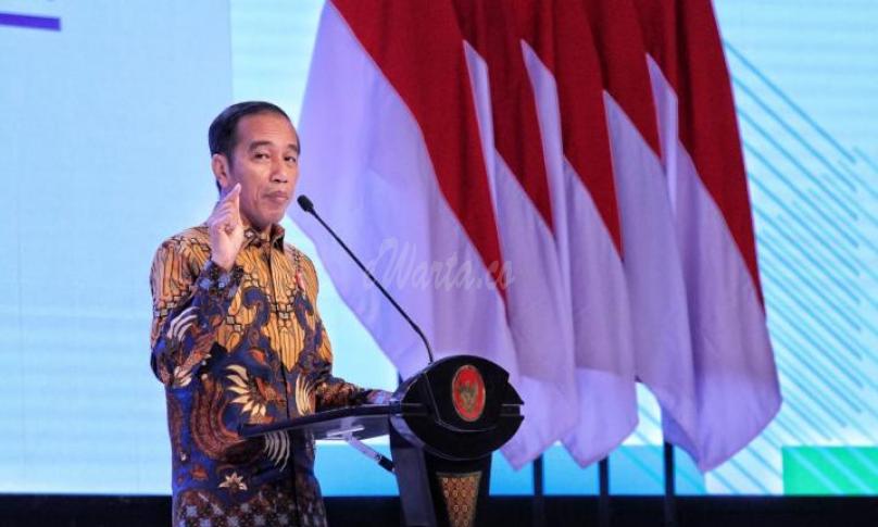 Presiden RI Joko Widodo menegaskan tiga masalah utama yang harus diselesaikan Indonesia secara segera diantaranya masalah pembangunan infrastruktur, reformasi birokrasi, dan peningkatan sumber daya manusia (SDM). Indonesia memiliki target masuk empat besar kekuatan ekonomi dunia pada 2045.