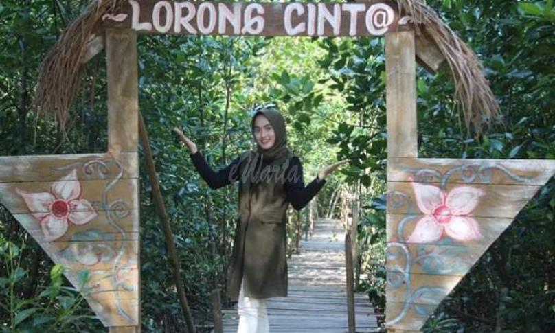 Wisata ini juga menyediakan spot-spot untuk berselfi ria dan berfoto bersama rekan atau keluarga anda semua