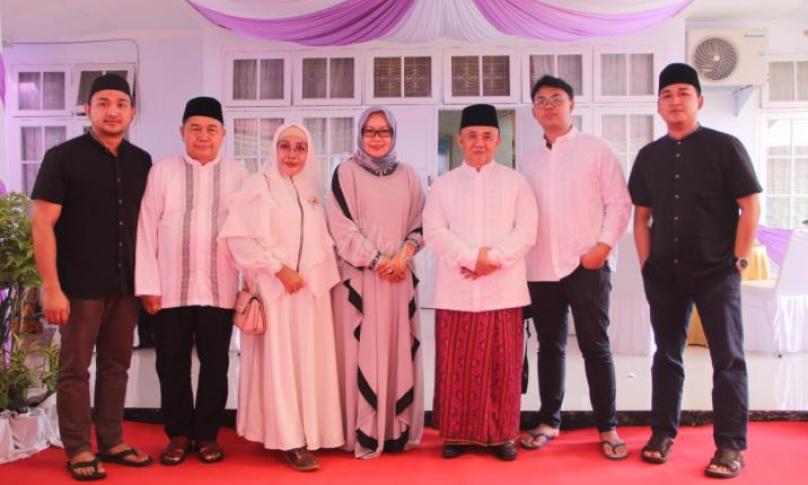 Sekda Provinsi Bengkulu, Nopian Andusti bersama keluarga dan tamu
