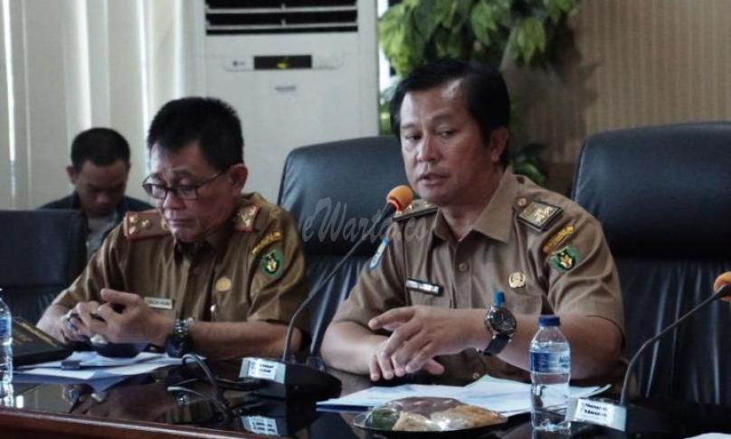 Sekda Bengkulu Selatan, Yudi Satria, MM saat memimpin rapat 