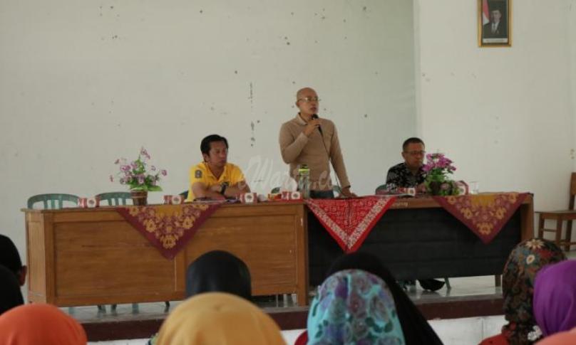 Bupati Bengkulu Selatan, Gusnan Mulyadi saat melakukan sosialisasi PPDB di Aula Dinas Pendidikan Bengkulu Selatan