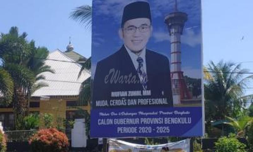 Salah satu baliho bakal calon Gubernur Bengkulu