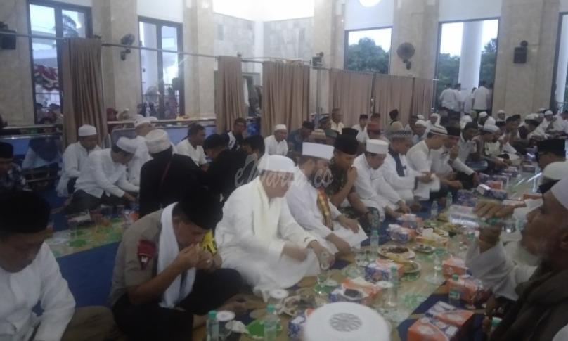Gubernur, Kapolda, Walikota, Dirut Bank Bengkulu, FKPD berbuka puasa brrsama warga di Masjid At-Taqwa Kota Bengkulu