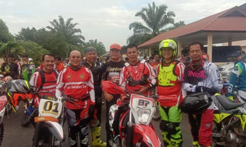 Kapolda Bengkulu Brigjen Pol Drs. Supratman, MH bersana Bupati Bengkulu Selatan Adventure Traill