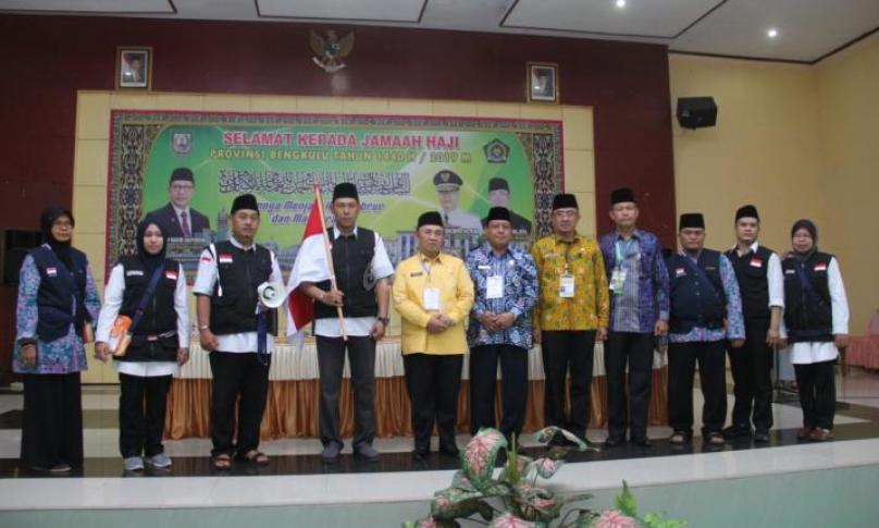 Jemaah Calon Haji Bengkulu Kloter 1 diberangkatkan