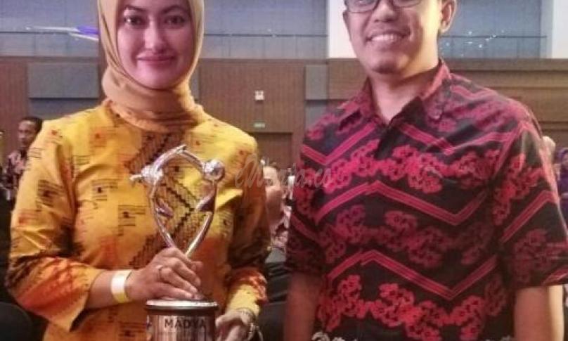 Bupati Luwu Utara Indah P Indriani tampak bangga dengan kerja keras Pemkab Luwu Utara
