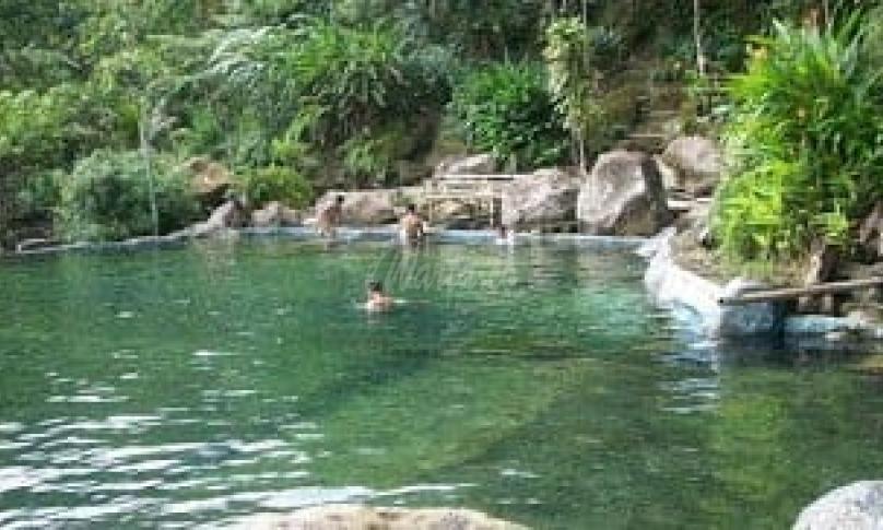 Obyek wisata pemandian air panas