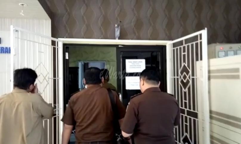 Kedatangan Tim penyidik Kejaksaan Negeri Kota Bengkulu mendatangi Kantor ATR/BPN dan BPKAD Kota Bengkulu