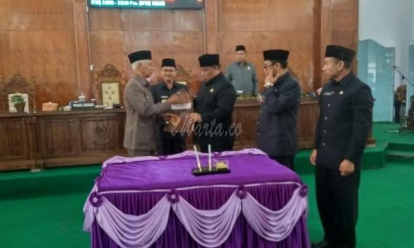 Anggota DPRD Rejang Lebong periode 2014-2019 sudah merampungkan 50 Raperda tetapi belum pernah hasilkan Raperda Inisiatif