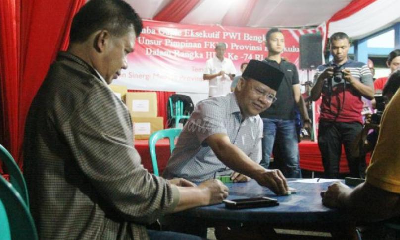 Gubernur dan FKPD Bengkulu ikuti Lomba gaple PWI Bengkulu