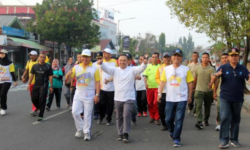 Jalan sehat peringati HUT RRI ke- 74