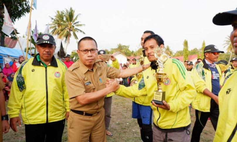 Asisten I Lutra, Jumal Jayair Lussa tutup Porseni PGRI ke- 6 