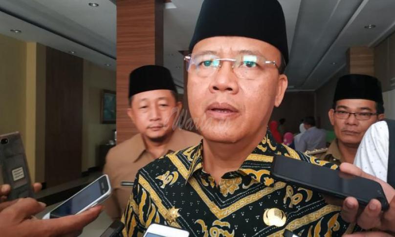 Gubernur Bengkulu (Dr. H. Rohidin Mersyah) saat diwawancarai awak media, Rabu (02/9)