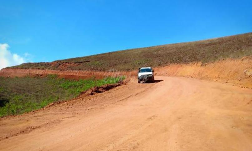 Terlihat jalan penghubung 3 provinsi mulai ramai di lewati kendaraan