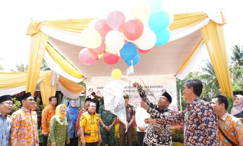 Kampanye Pemanfaatan Pekarangan dan Konsumsi Olahan Pangan Lokal, dalam rangka memperingati Hari Pangan Sedunia (HPN) ke XXXIX tingkat Provinsi Bengkulu, di Desa Pekik Nyaring, Kecamatan Pondok Kelapa, Kabupaten Bengkulu Tengah, Senin (21/10/2019).