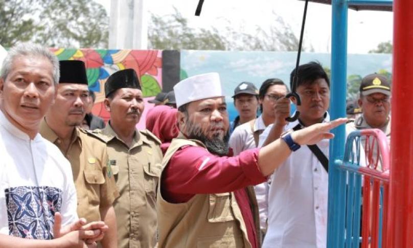 Walikota berikan apresiasi Kelurahan Pondok Besi yang menggunakan dana kelurahan untuk membuat taman Ruang Terbuka Hijau (RTH) dan jalan lingkungan.