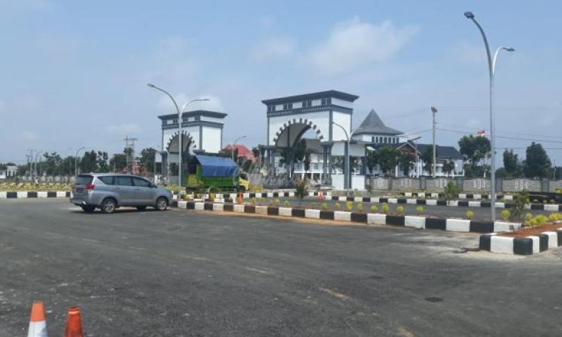 Pembangunan gapura masjid dan taman selesai dengan tepat waktu