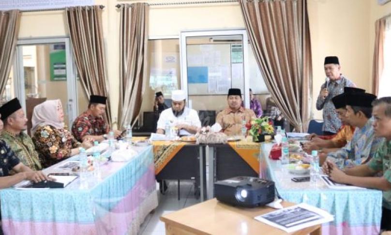 Walikota Bengkulu pimpin rapat koordinasi bersama para camat se-Kota Bengkulu di Kecamatan Singgaran Pati Kota Bengkulu, Kamis (7/11). 