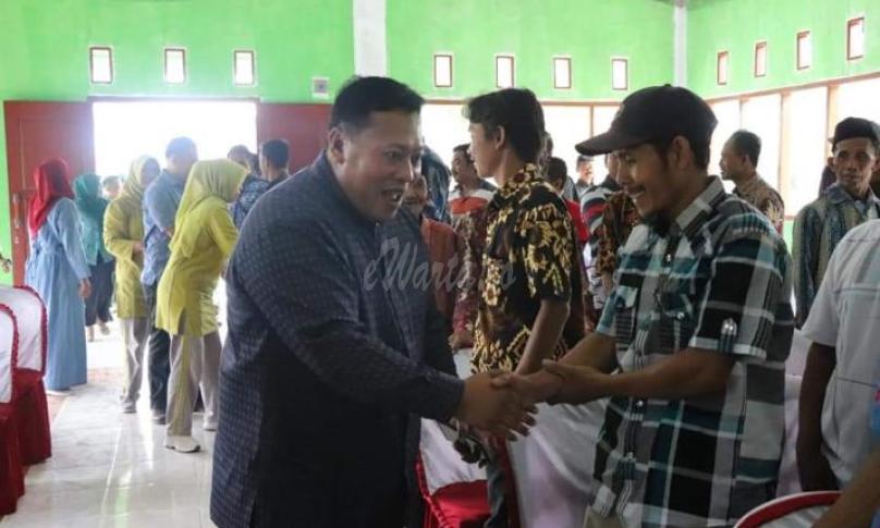 Kadatangan Bupati disambut antusias warga setempat