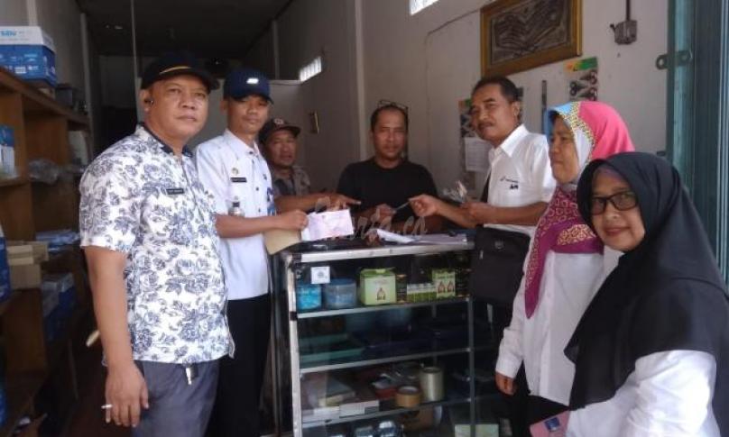 DPPKAD, Satpol PP dan Kecamatan mendatangi warga dan sejumlah wajib pajak.