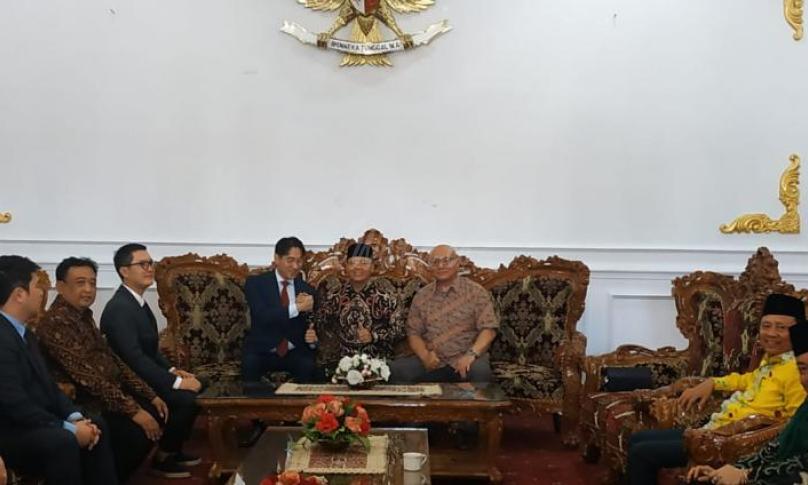 Pertemuan Gubernur Bengkulu bersama investor Korea Selatan di Rumah Dinas Gubernur, Balai Semarak Bengkulu Minggu (17/11).