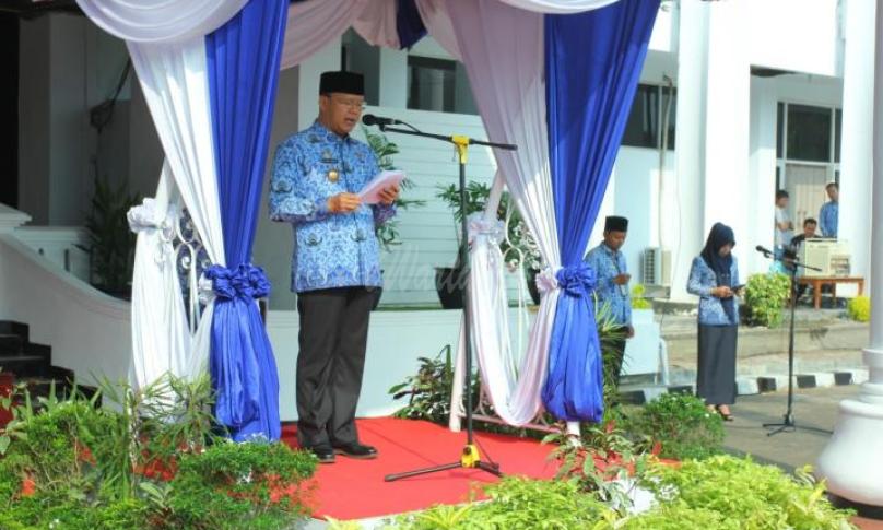 Gubernur Bengkulu saat menyampaikan amanat dalam Upacara HUT Korpri ke- 48, Sabtu (29/11).