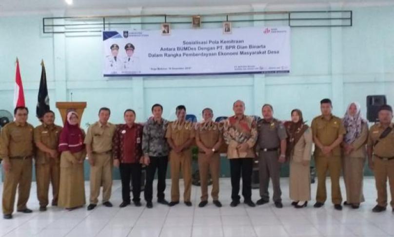 Dokumentasikan kegiatan, usai Sosialisasi pun dilaksanakam swafoto bersama, Selasa (10/12).