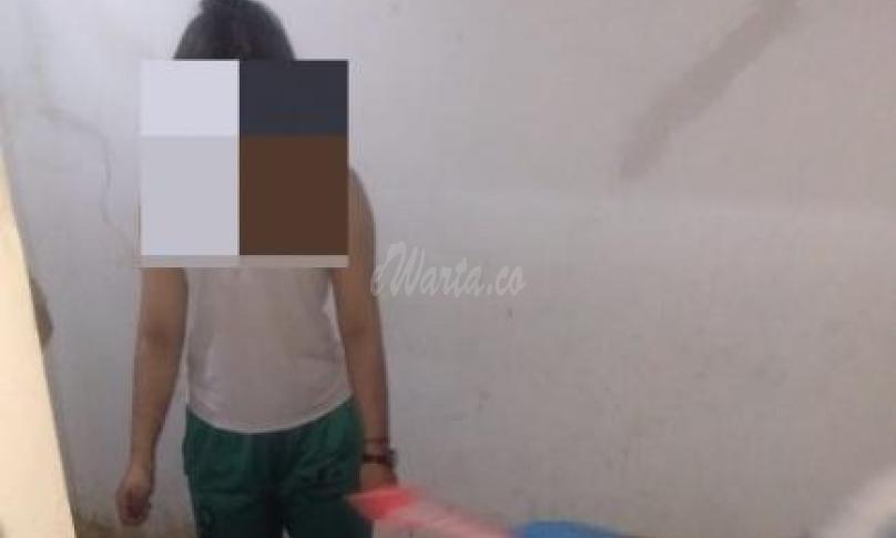 Kondisi korban sudah tergantung saat ditemukan pertama kali. 