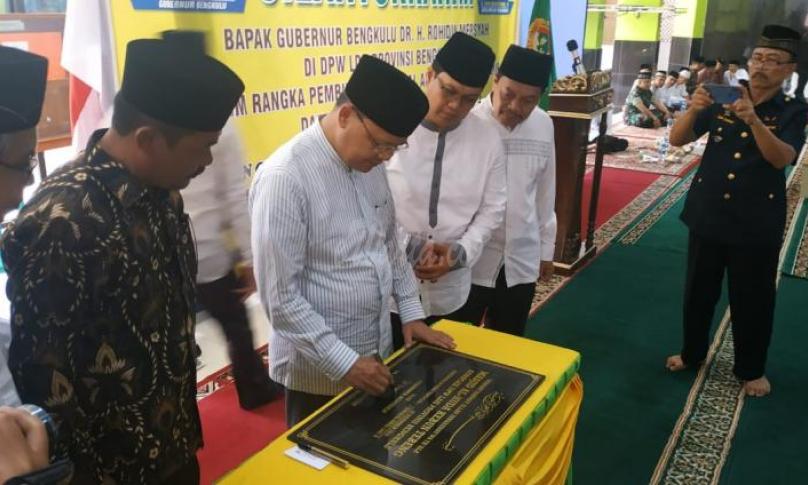 Gubernur Bengkulu (Dr. H. Rohidin Mersyah) resmikan Masjid Al-Huda LDII di Jalan Tebeng Kota Bengkulu, Minggu (29/12).
