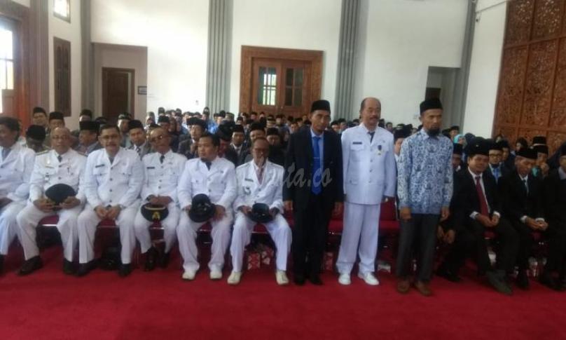 Pelantikan dan pengambilan sumpah jabatan.