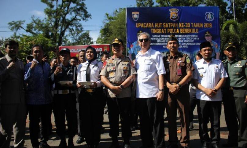 Usai gelar upacara dilaksanakan swafoto bersama.