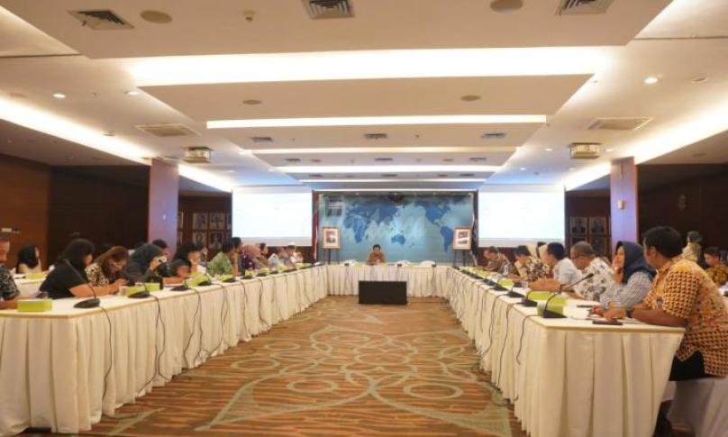 Wagub Dedy Ermansyah, saat mengikuti Rapat Persiapan Misi Dagang Australia 202o, di ruang Rapat Audotorium 1 & 2, Gedung Utama  Kemendag RI, Jakarta Pusat, Senin (27/01/2020).