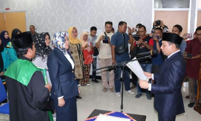 Pelantikan dan pengambilan sumpah dr. Lista Cerliviera di aula RSHD Kota Bengkulu, Jumat (03/1/2020).