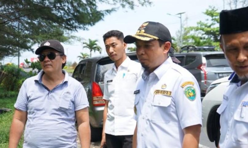 Kedatangan rombongan Wawali dan Plt Kadishub Kota Bengkulu sempat membuat panik juru parkir di kawasan Taman Pasir Putih Pantai Panjang.