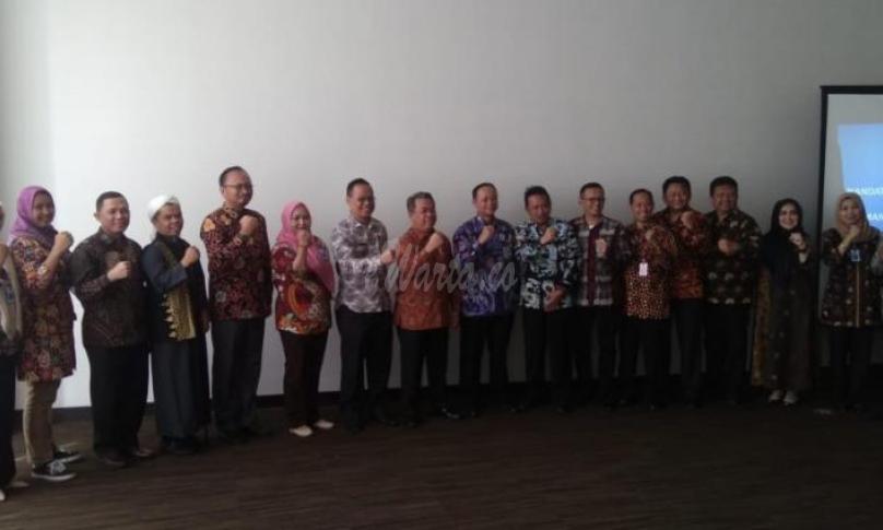 Pemkot Bengkulu, acara PKS ini dihadiri Sekretaris Daerah Marjon, Kadis PTSP Toni Harisman, Kabid Penyelenggaraan e Government Erika Ariesanti dan Kasi Infrastruktur, Teknologi dan Persandian Weniarti.