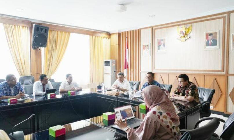 Wakil Gubernur Bengkulu Dedy Ermasyah memimpin Rapat Bersama Perbankan Dalam Rangka Mensukseskan Program Kopi Bengkulu di Ruang Rapat Rafflesia Pemda Provinsi Bengkulu, Rabu (26/2).