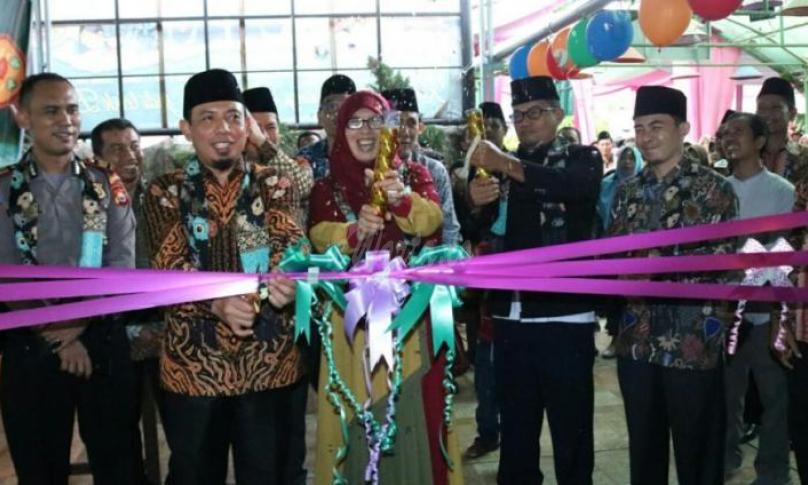 Dedy Wahyudi menghadiri acara Semeru Expo di SDIT Iqra 1 Kelurahan Sawah Lebar Kota Bengkulu, Sabtu (8/2/20) pukul 08.00 WIB dalam rangka HUT SDIT Iqra 1 yang ke-21.