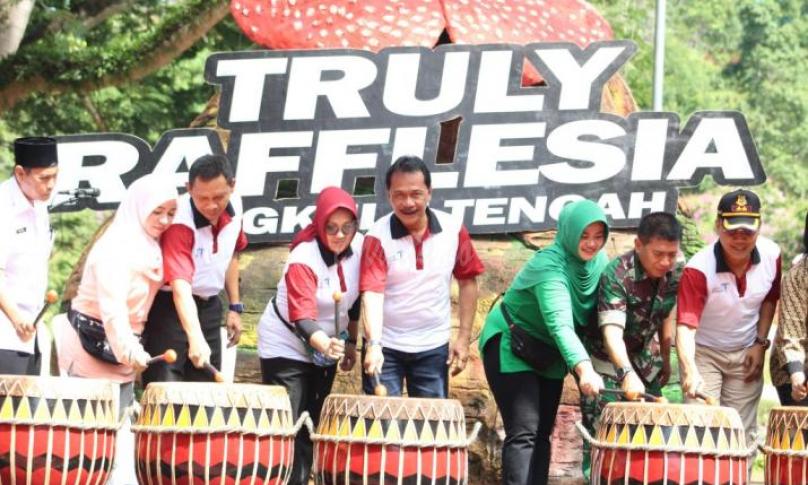 Pembukaan Truly Raflesia oleh Bupati  Ferry Ramli di tempat Obyek Wisata Taman Hutan Raya (Tahura) Rajalelo Bengkulu Tengah.