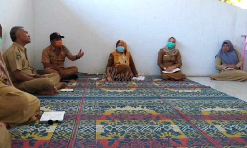 Disperindag akan mengambil langkah intensif dengan melakukan pemantauan harga terutama komoditi kebutuhan masyarakat.