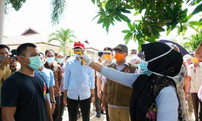 Gubernur Bengkulu Rohidin Mersyah sebagai ungkapan rasa terima kasih dan penghargaan kepada para tenaga medis yang berada di garda terdepan berjuang melawan penyebaran pandemi covid-19.