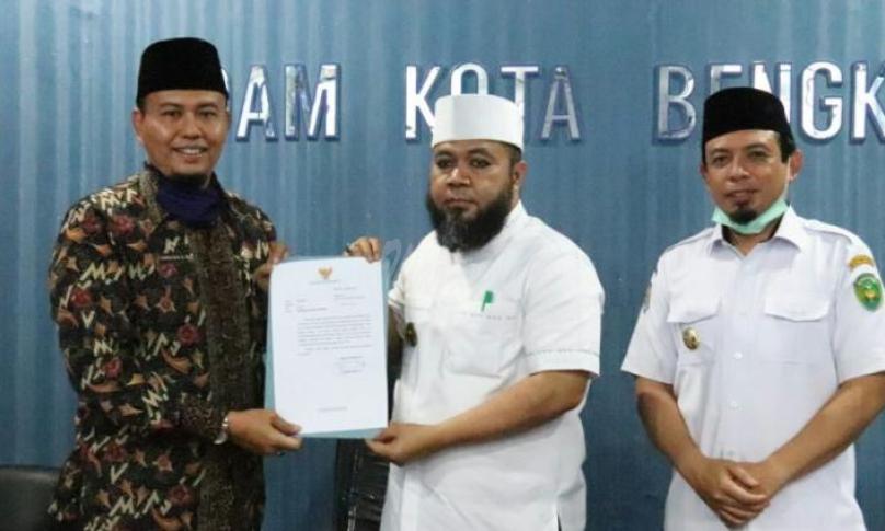 Bengkulu mengambil keputusan mendadak yakni membebaskan pembayaran air PDAM kepada 3.000 pelanggan (warga kota) selama 1 tahun