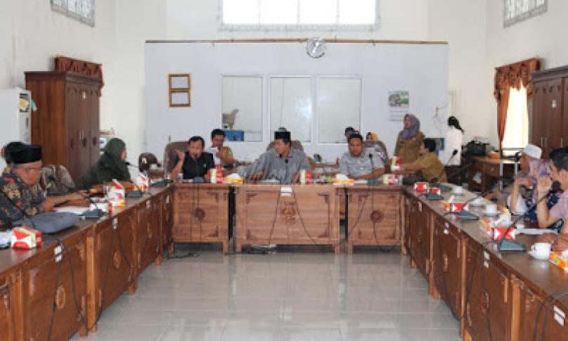 Hearing Komisi 3 Dewan Kepahiang bersama warga Mandi Angin.