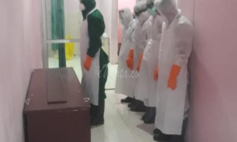 Tim RSHD kota Bengkulu membantu pemulasaraan pasien PDP dari Rumah Sakit Raflesia.