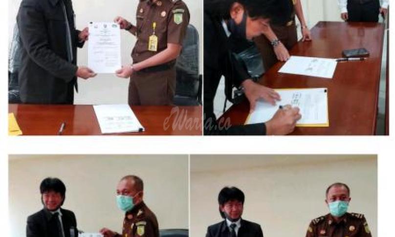 penandatangan Memorandum of Understanding (MoU) dengan Kejaksaan Tinggi (Kejati) Bengkulu dan Perwakilan Badan Pengawasan Keuangan dan Pembangunan (BPKP) Provinsi Bengkulu terkait Pendampingan dan Pengawalan Akuntabilitas Dana Penanggulangan dan Pencegahan Corona Virus Disease 2019 (Covid - 19) Bengkulu, di Kantor BPKP Provinsi Bengkulu, Selasa (05/05).
