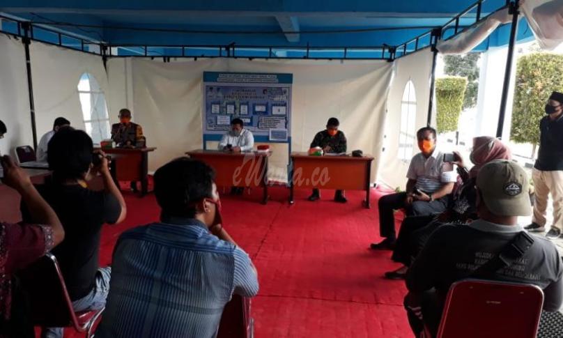 Pers Release, Bupati Choirul Huda didampingi FKPD di Sekretariat Tim Gugus Tugas Mukomuko.