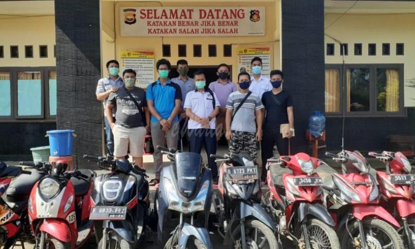 Tim Opsnal mendapati bahwa kendaraan jenis truk bermuatan 8 motor tanpa dokumen.